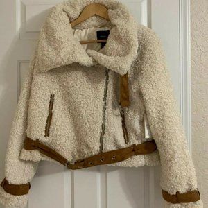 Forever 21 Faux Sherpa Jacket Size Medium *Beige*